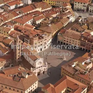 bilocale-centro-storico-affaccio-sulla-piazza-dante.it-tuscanyhotel.com/